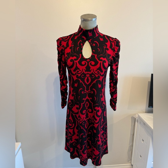 Beautiful Black and Red Dress - Picture 1 of 8